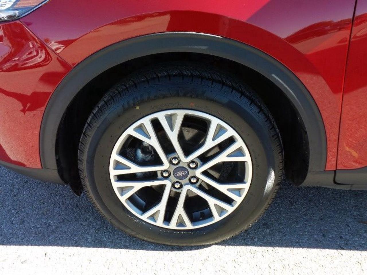 2022 Ford Escape SEL, AWD, LEATHER, PANO ROOF, NAVIGATION! Photo