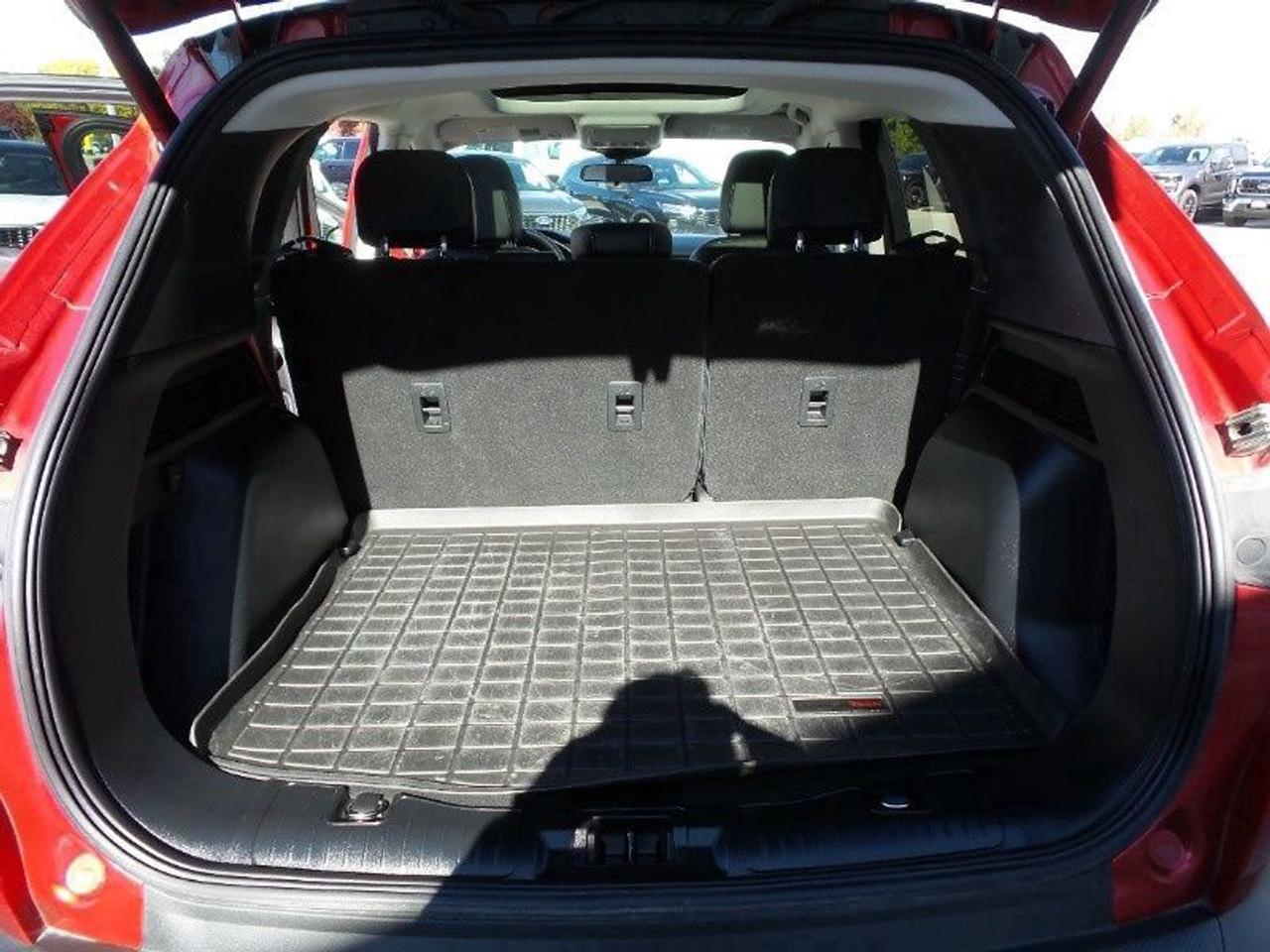 2022 Ford Escape SEL, AWD, LEATHER, PANO ROOF, NAVIGATION! Photo