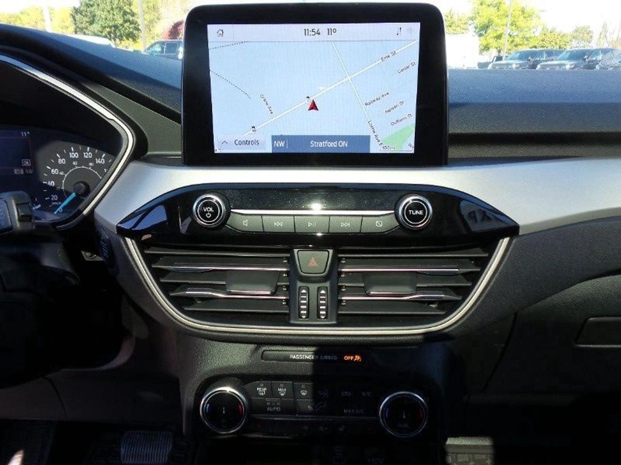 2022 Ford Escape SEL, AWD, LEATHER, PANO ROOF, NAVIGATION! Photo