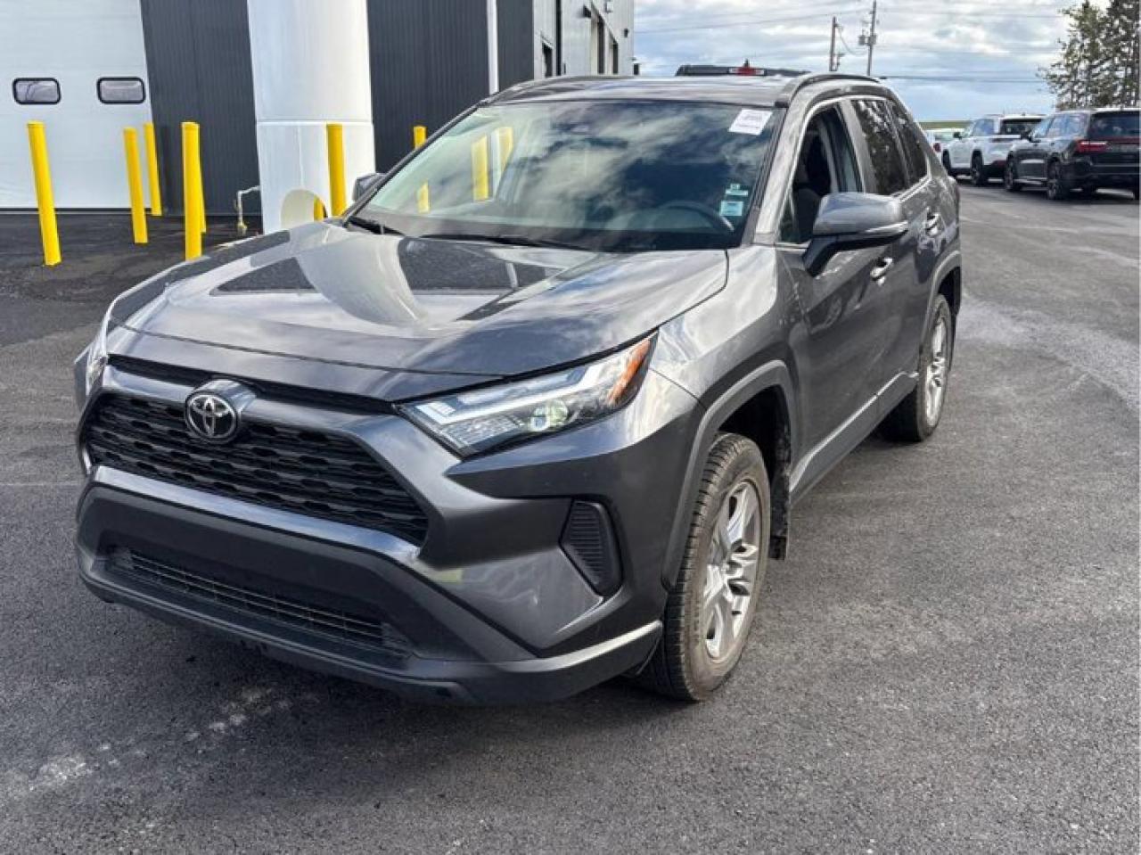 Used 2023 Toyota RAV4 XLE AWD | Sunroof | Heated Seats + Steering | Power Liftgate | Adaptive Cruise | CarPlay and More ! for sale in Guelph, ON