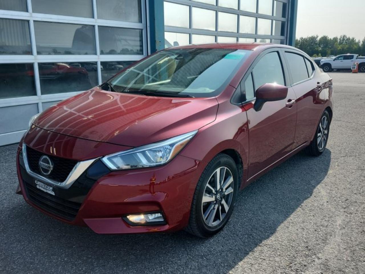 Used 2022 Nissan Versa SV | Heated Seats | CarPlay + Android | BSM | Alloy Wheels | Rear Camera | and More ! for sale in Guelph, ON