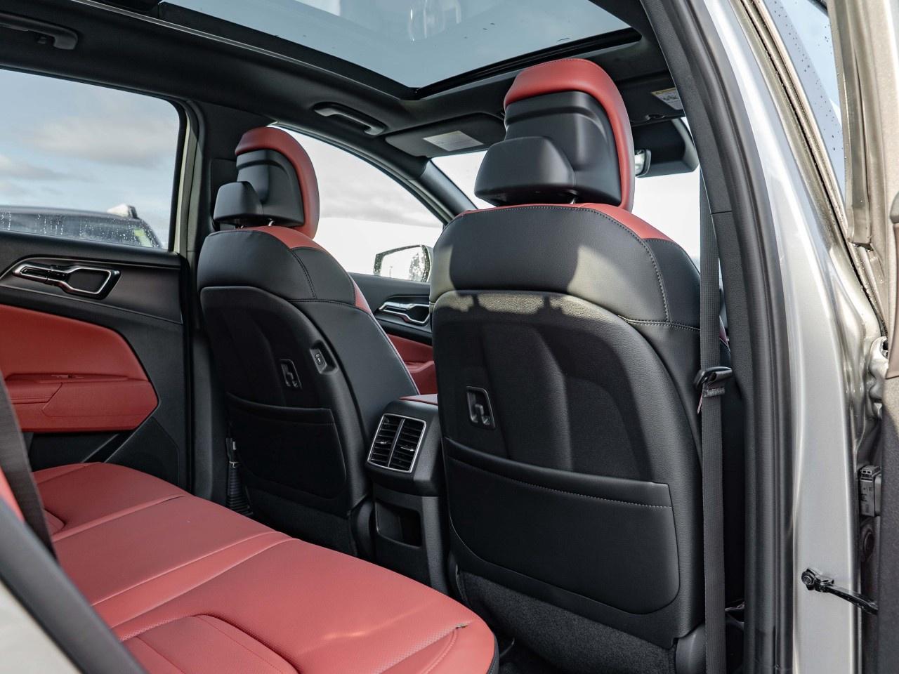 2026 Kia Sportage EX Premium AWD w/Red Interior Photo