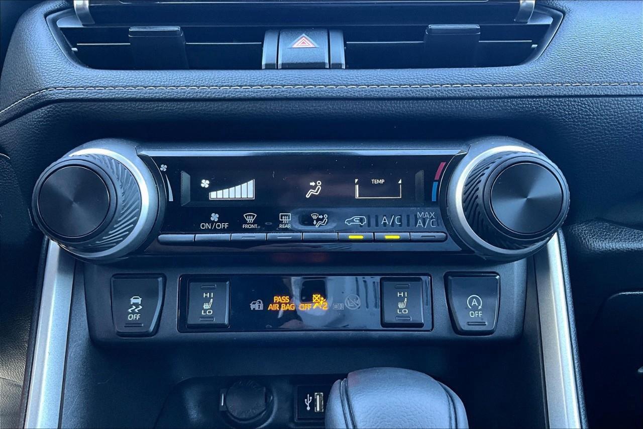 2024 Toyota RAV4 LE Photo