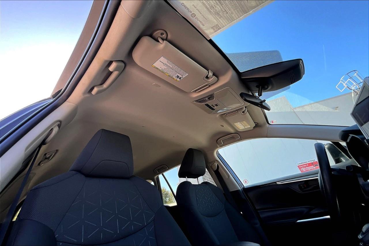 2024 Toyota RAV4 LE Photo