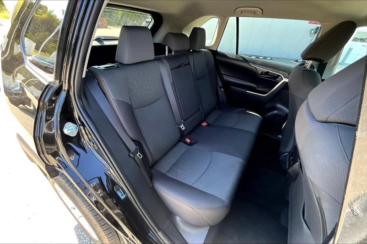 2024 Toyota RAV4 LE Photo