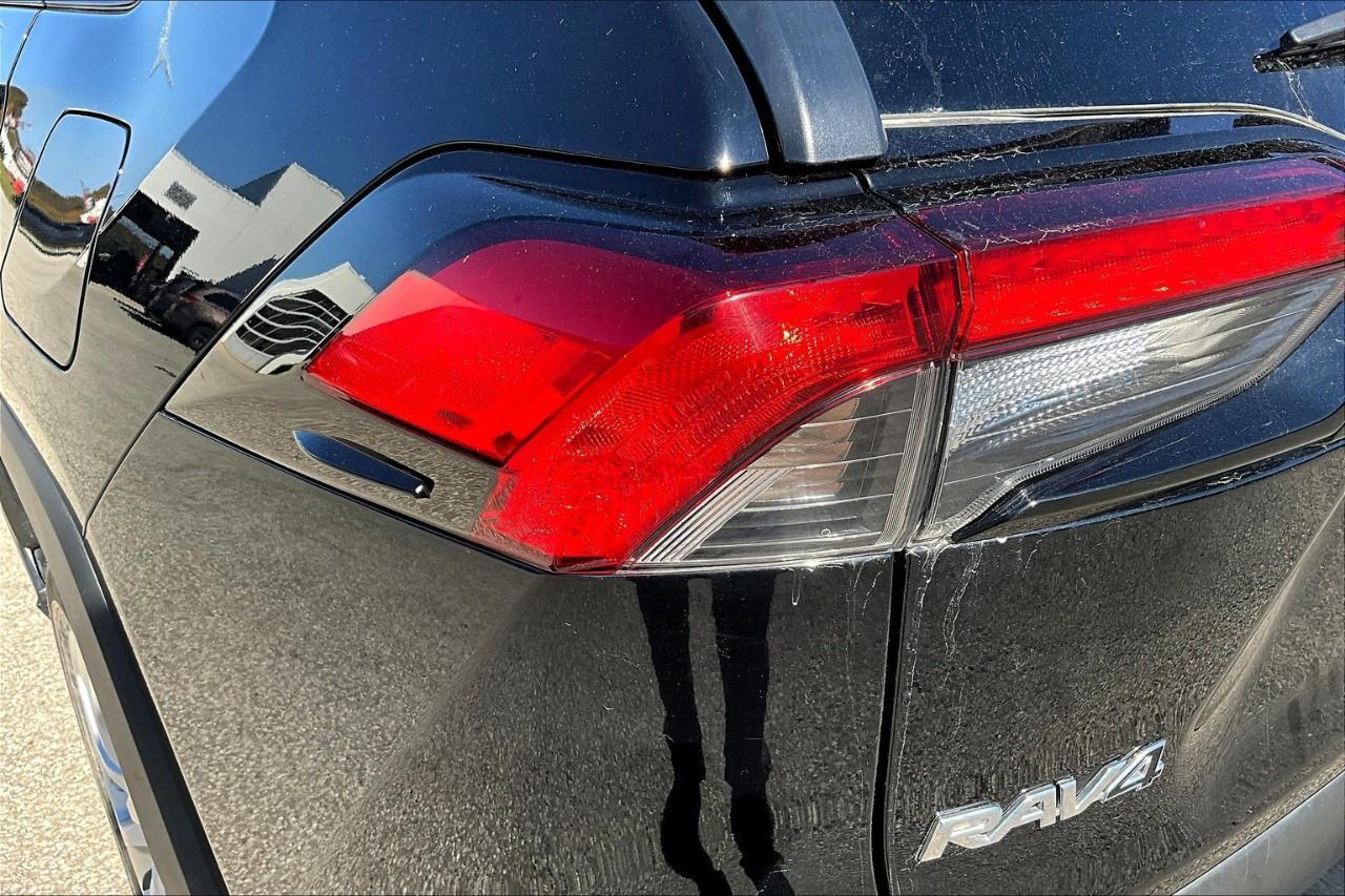 2024 Toyota RAV4 LE Photo