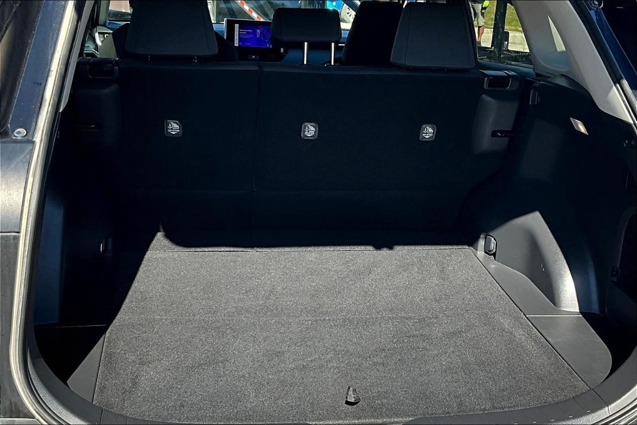 2024 Toyota RAV4 LE Photo