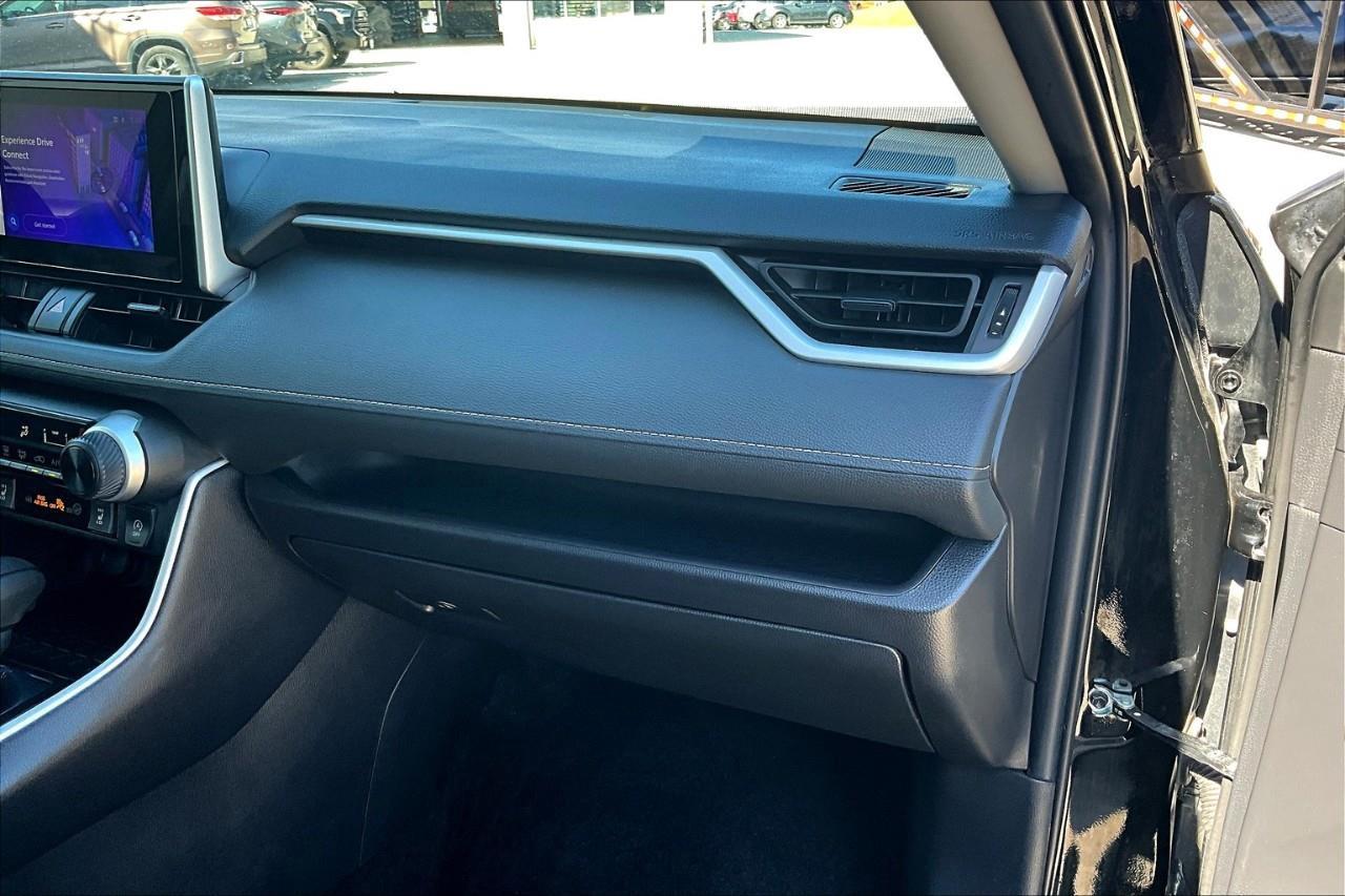 2024 Toyota RAV4 LE Photo