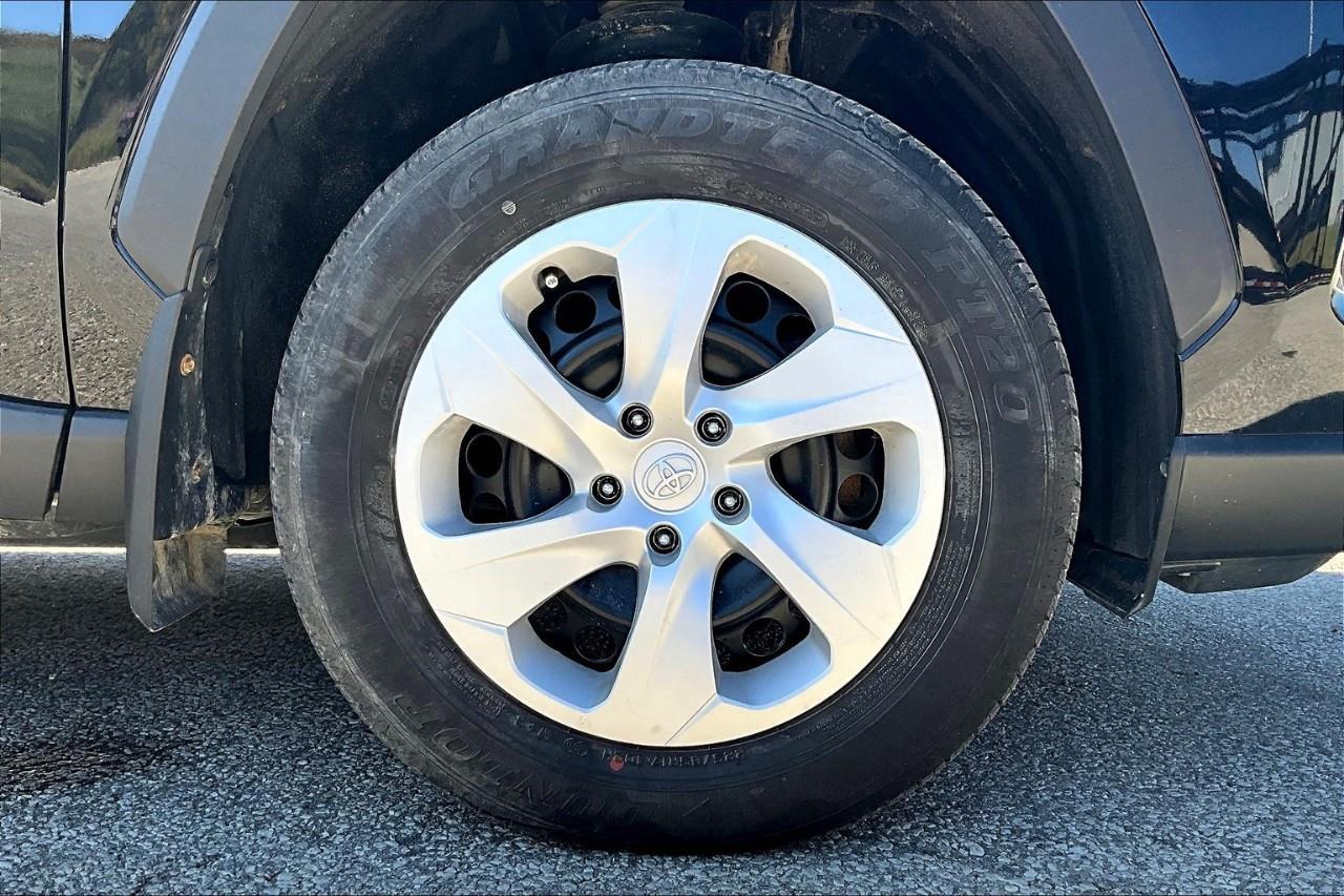 2024 Toyota RAV4 LE Photo