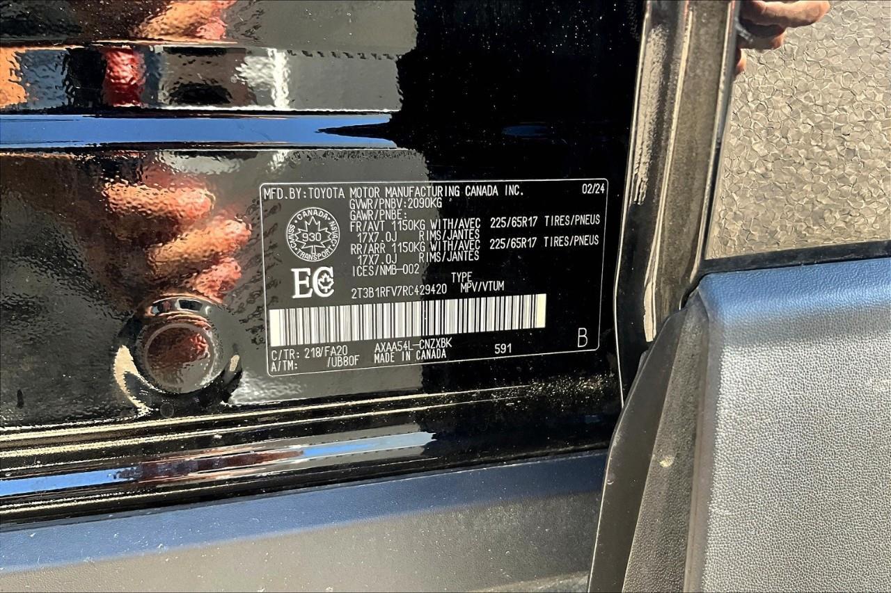 2024 Toyota RAV4 LE Photo