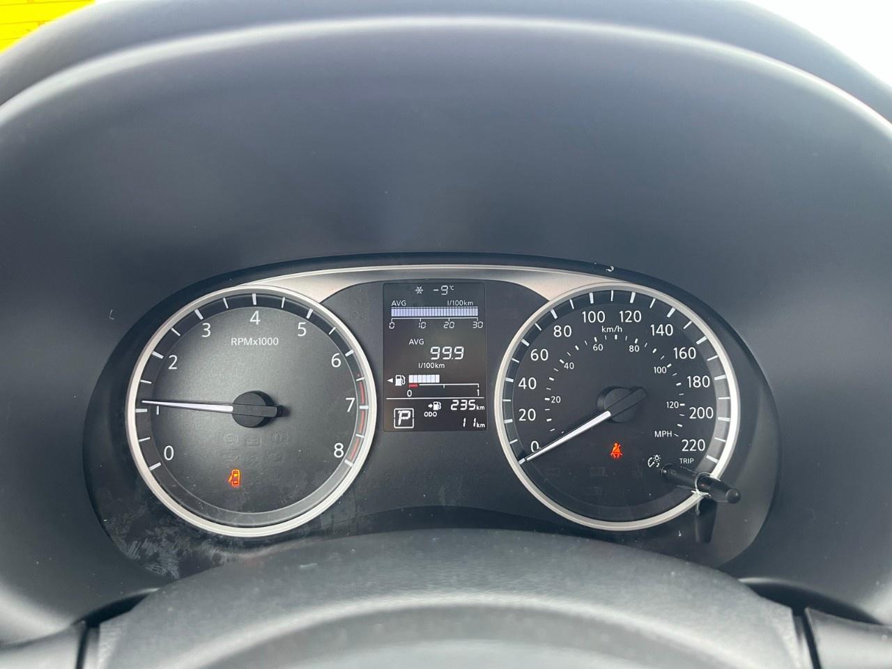 2025 Nissan Kicks Play S FWD Photo