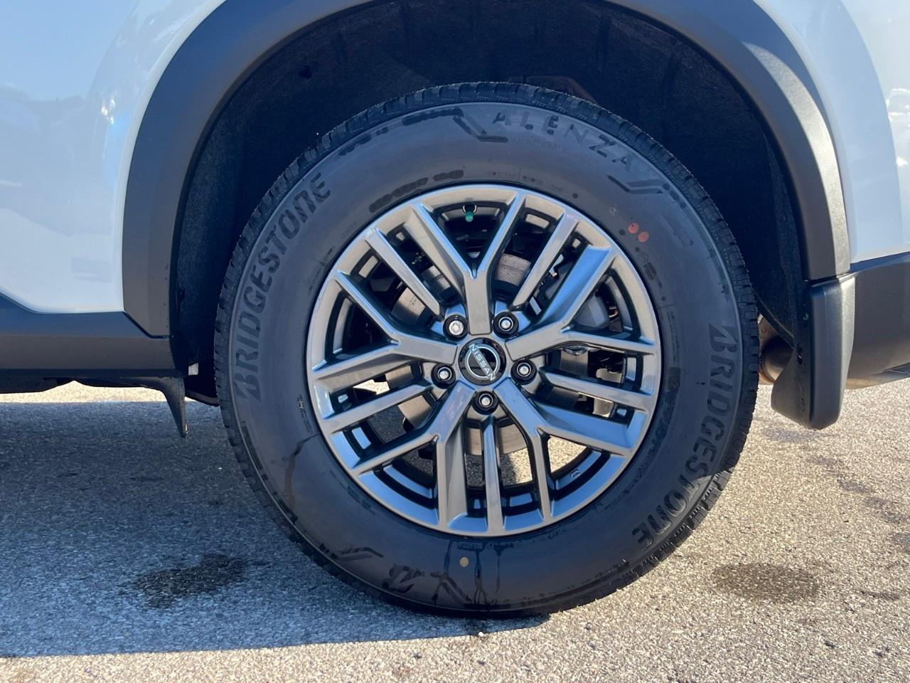 2026 Nissan Rogue AWD S Photo4