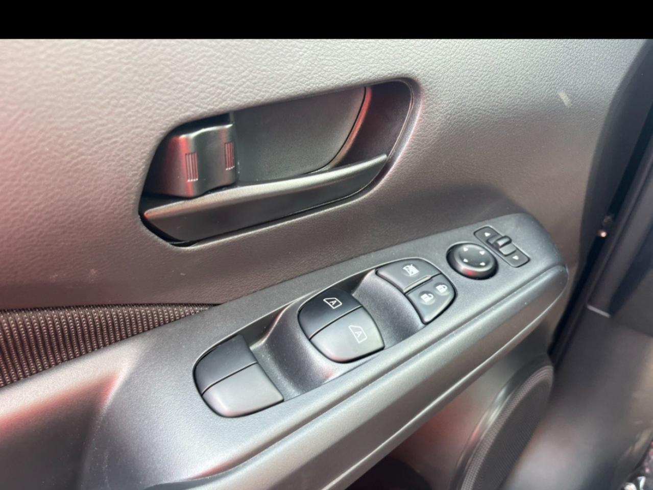 2025 Nissan Kicks Play S FWD Photo