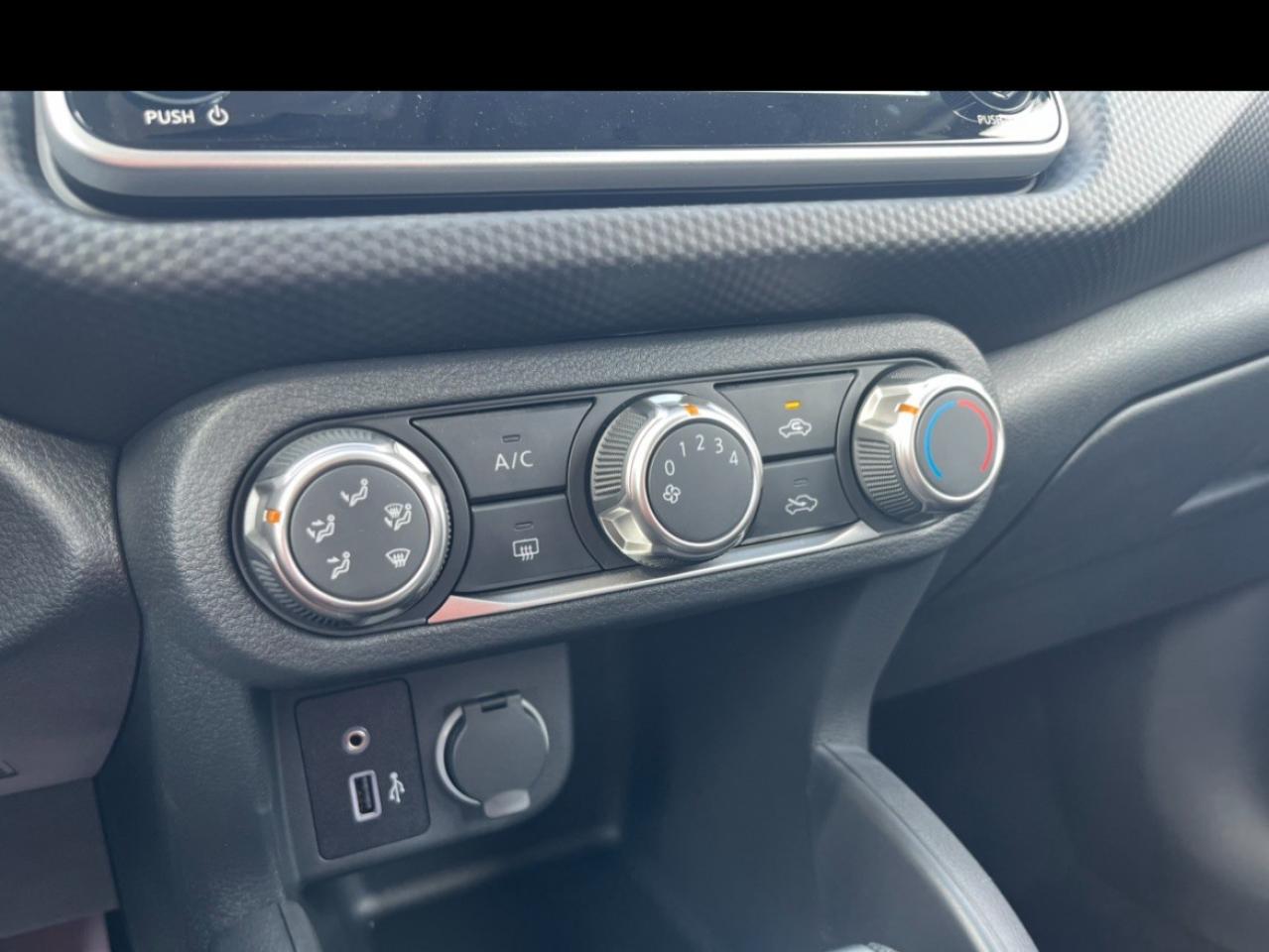 2025 Nissan Kicks Play S FWD Photo