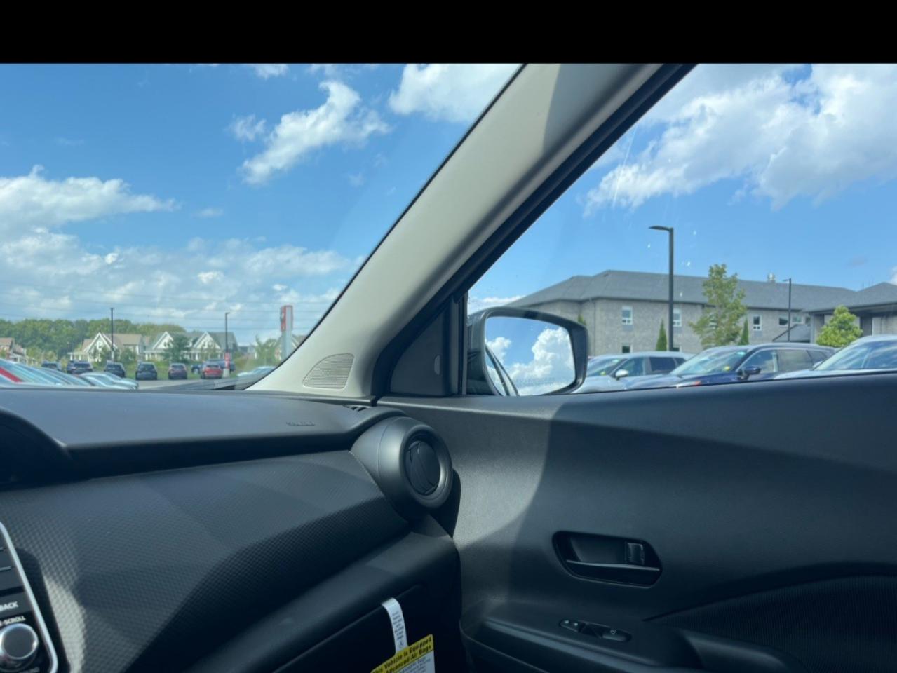 2025 Nissan Kicks Play S FWD Photo