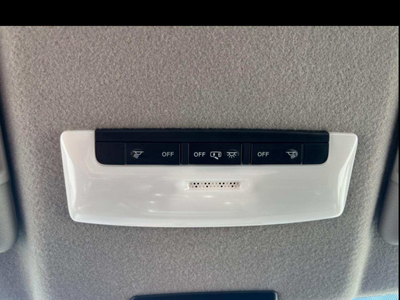 2025 Nissan Kicks Play S FWD Photo