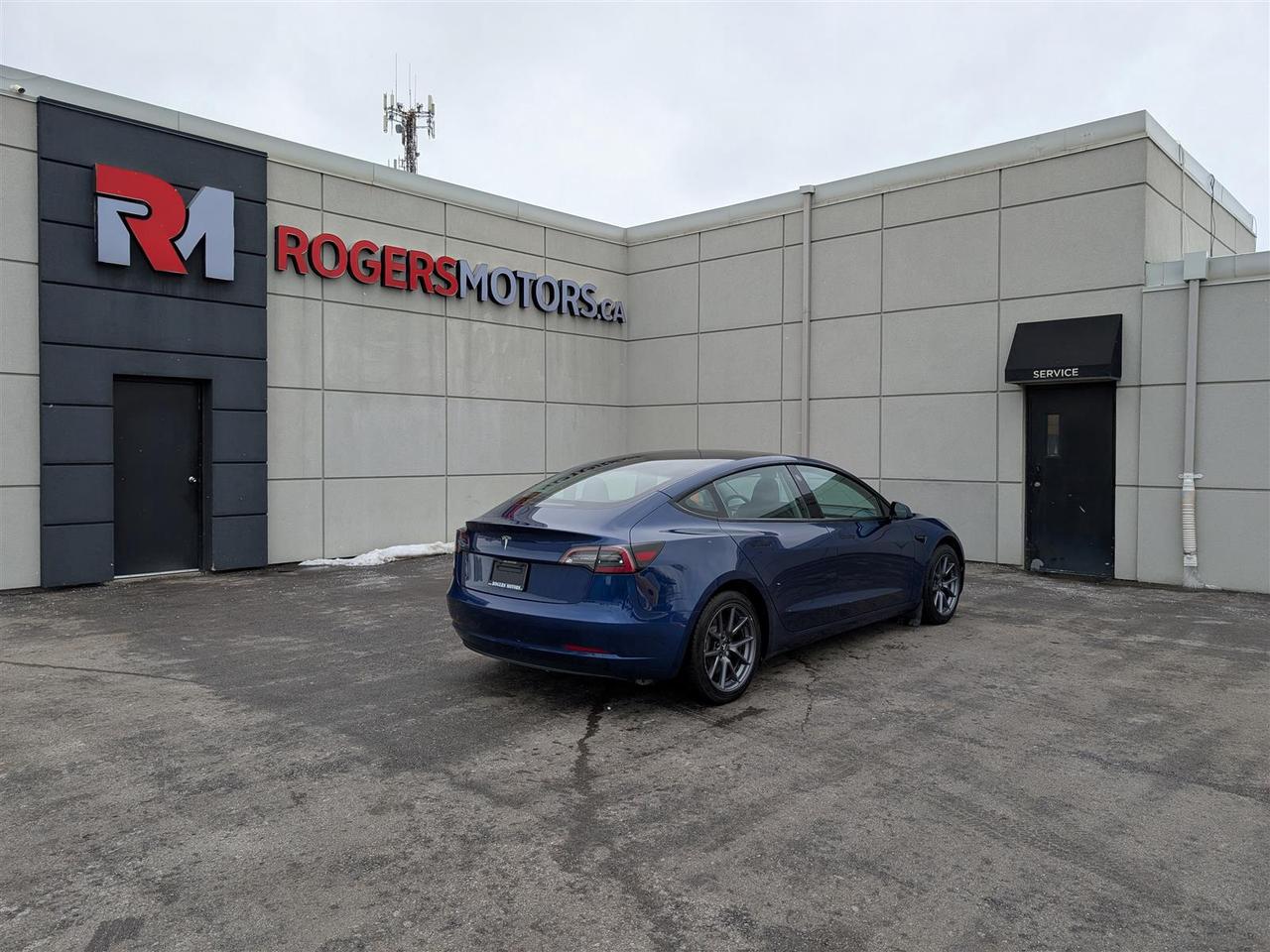 2023 Tesla Model 3 STANDARD Photo4