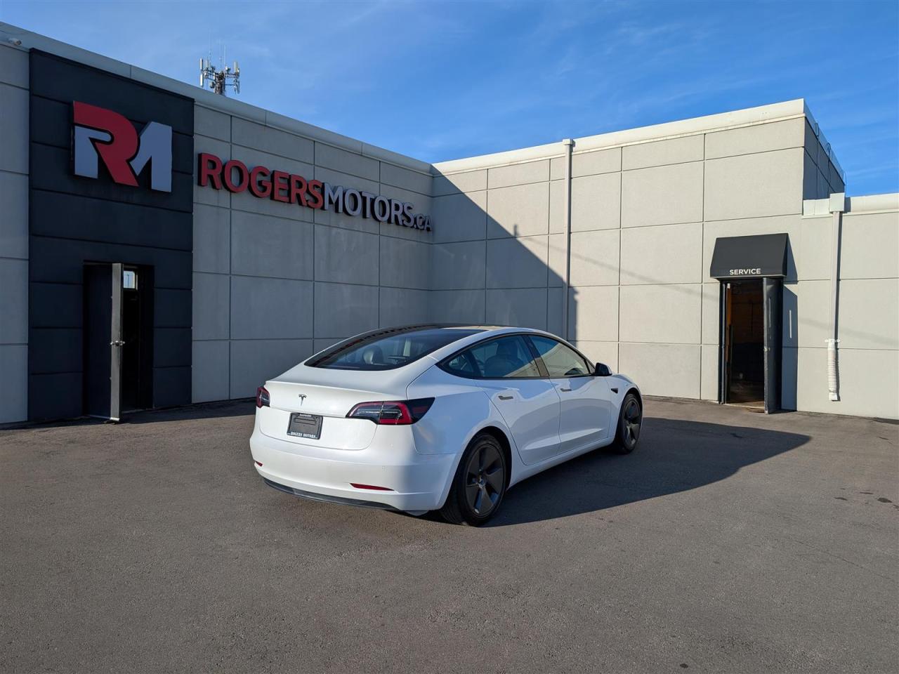 2021 Tesla Model 3 STANDARD RANGE PLUS Photo4