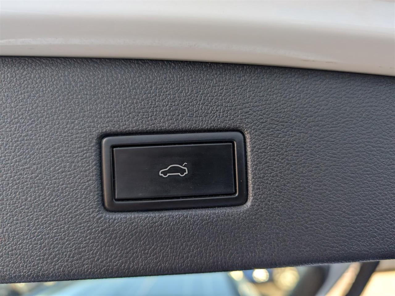 2020 Volkswagen Tiguan 4MOTION - LEATHER - HTD SEATS - TECH FEATS