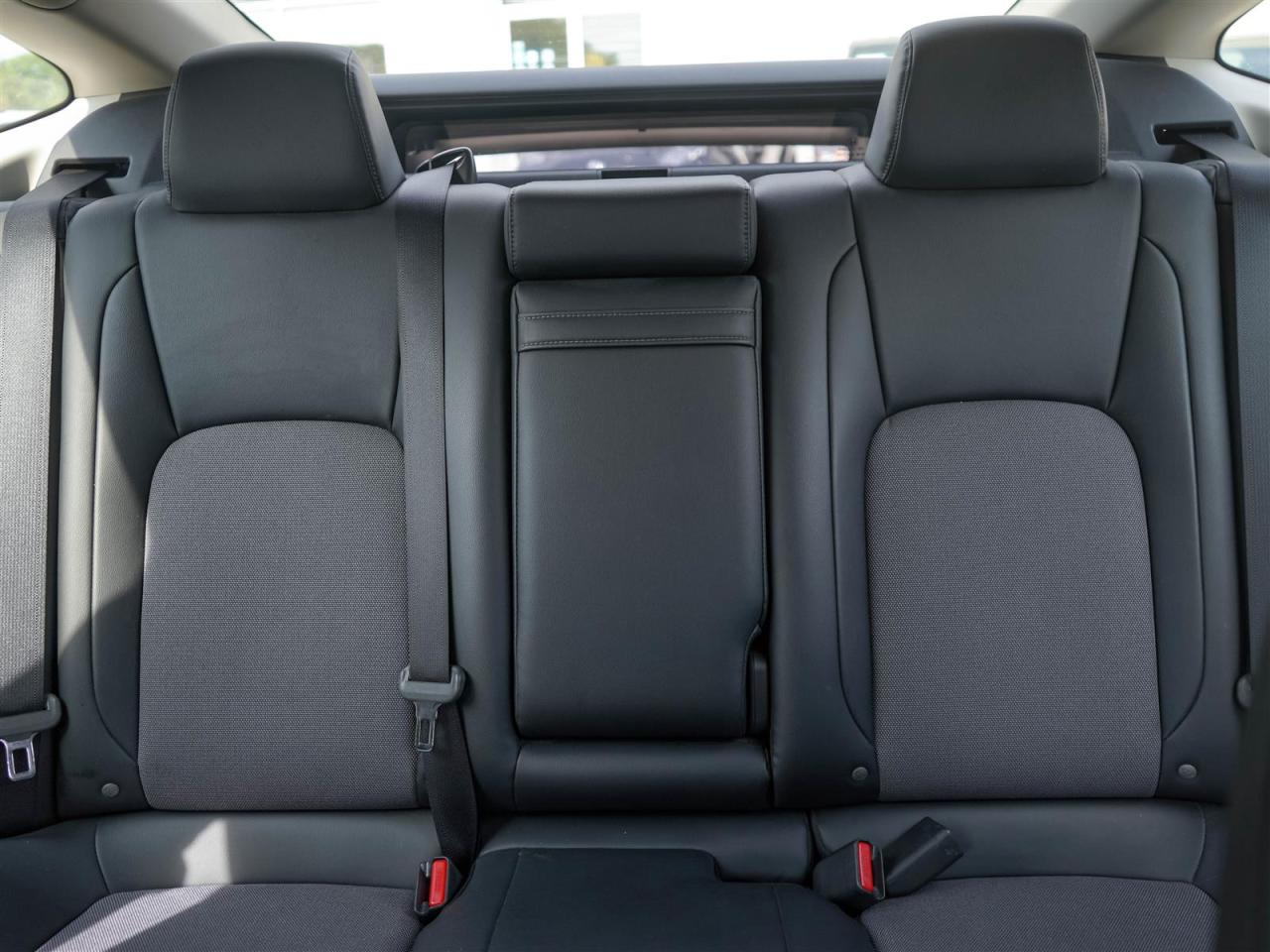 2019 Honda Clarity Plug-In Hybrid HEATED SEATS | CAMERA | 12 SERVICE RECORDS Photo