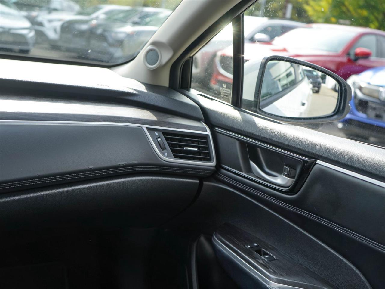 2019 Honda Clarity Plug-In Hybrid HEATED SEATS | CAMERA | 12 SERVICE RECORDS Photo