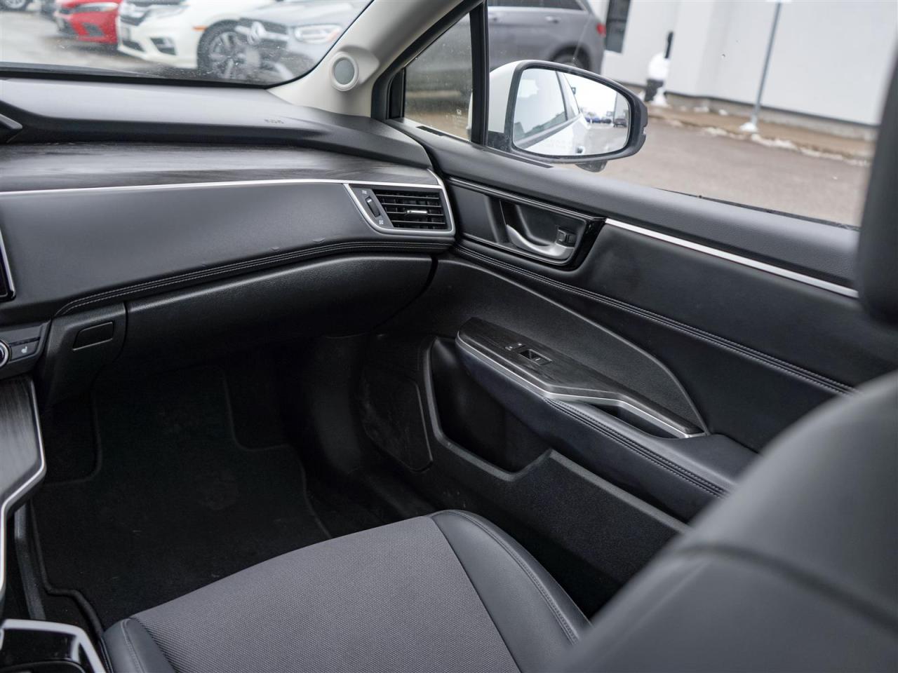 2019 Honda Clarity Plug-In Hybrid HEATED SEATS | CAMERA | 12 SERVICE RECORDS Photo