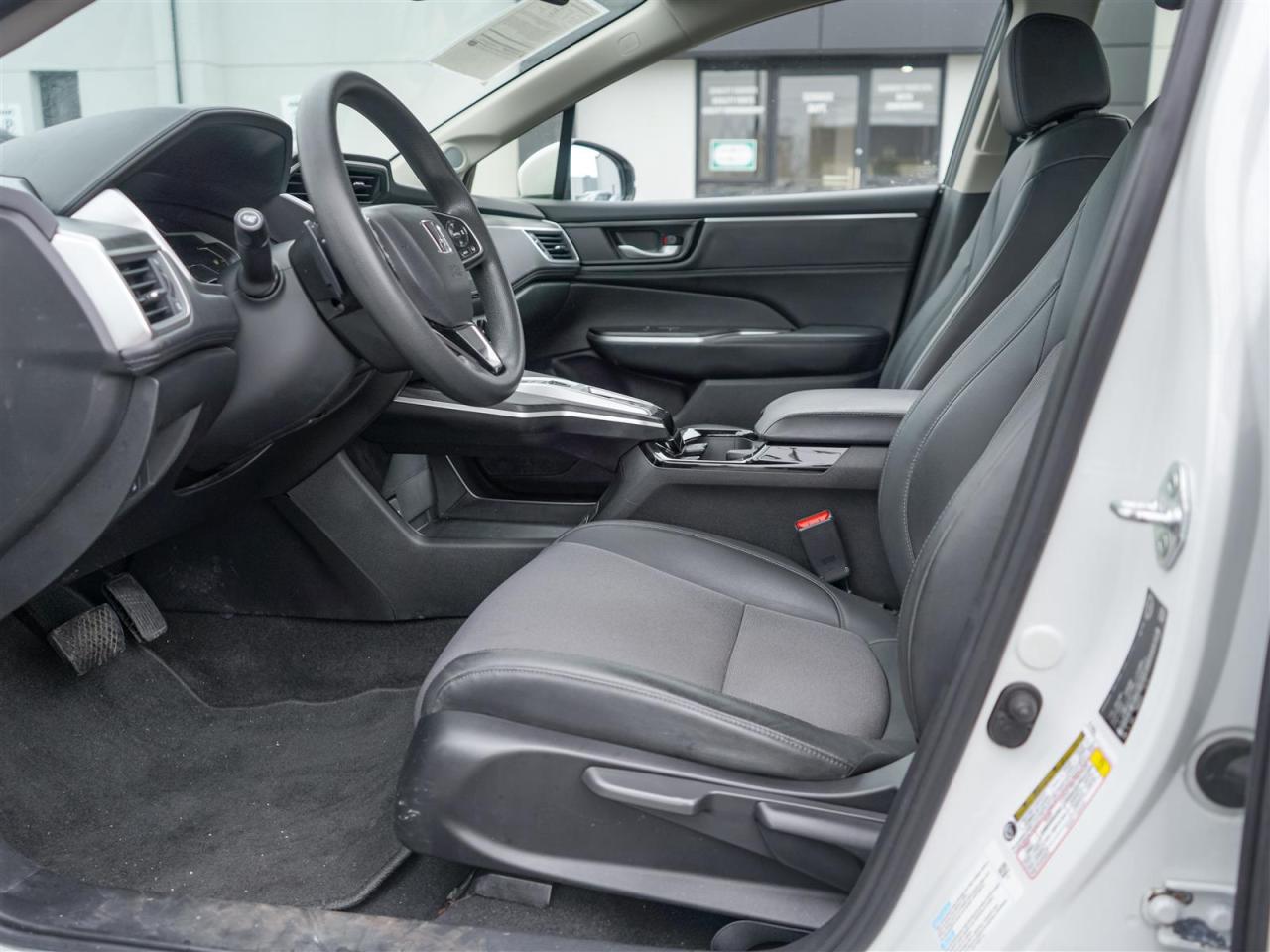 2019 Honda Clarity Plug-In Hybrid HEATED SEATS | CAMERA | 12 SERVICE RECORDS Photo