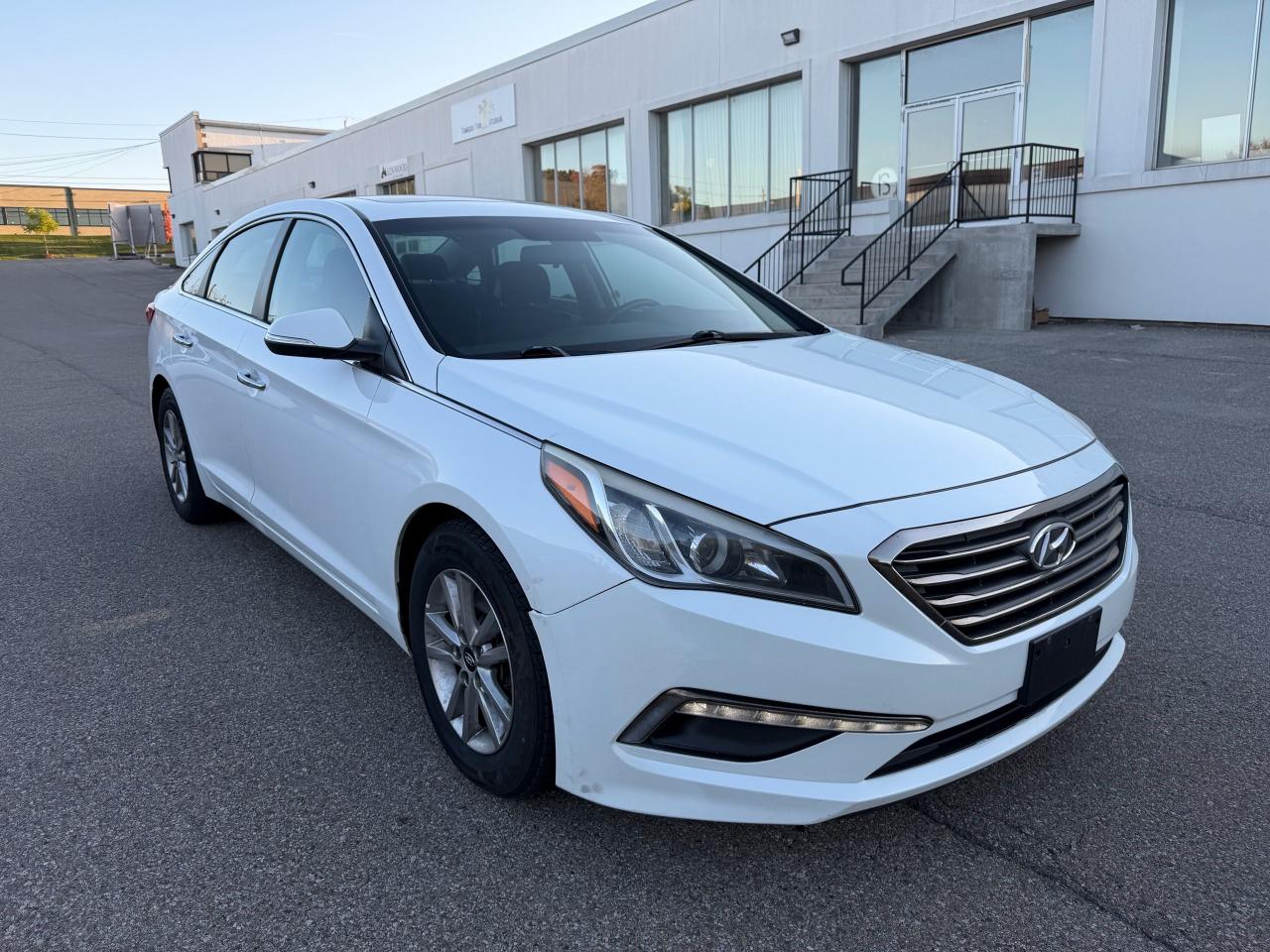2017 Hyundai Sonata 2.4L Photo2