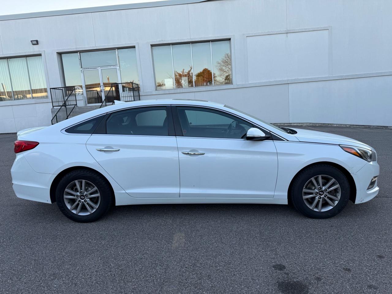2017 Hyundai Sonata 4dr Sdn 2.4L Auto GLS - Photo #4