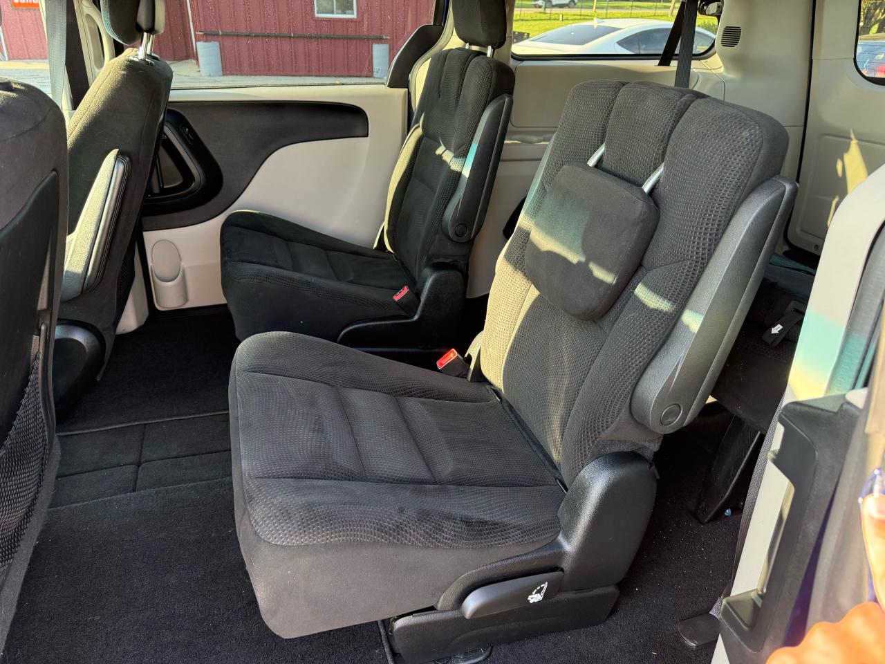 2017 Dodge Grand Caravan SXT STOWNGO - Photo #8