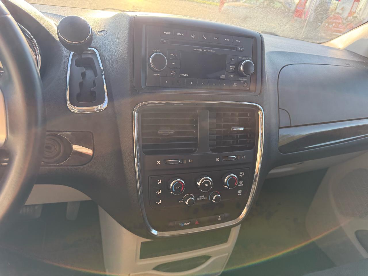 2017 Dodge Grand Caravan SXT STOWNGO - Photo #7