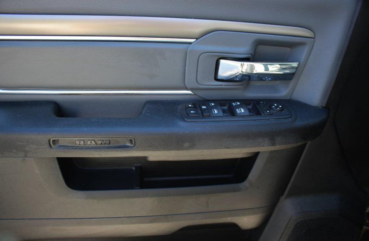 2023 RAM 1500 Classic SLT*4x4*Hemi*Six Seats*Bluetooth*Rear Cam*Boxliner - Photo #14