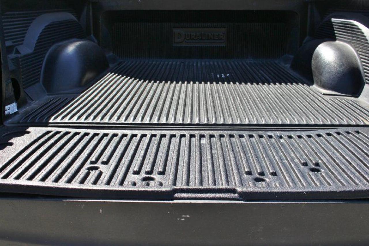 2023 RAM 1500 Classic SLT*4x4*Hemi*Six Seats*Bluetooth*Rear Cam*Boxliner - Photo #18