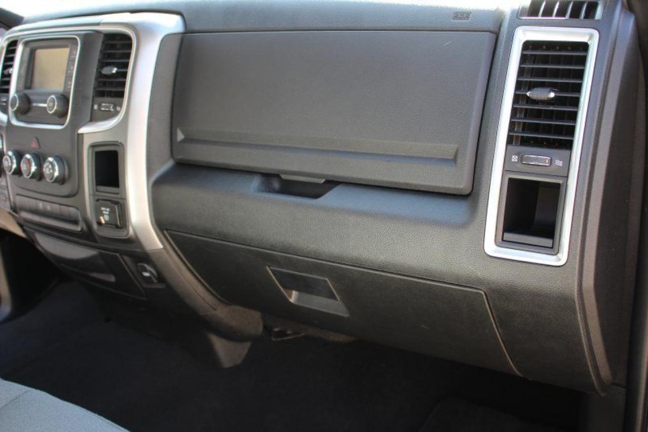 2023 RAM 1500 Classic SLT*4x4*Hemi*Six Seats*Bluetooth*Rear Cam*Boxliner - Photo #13