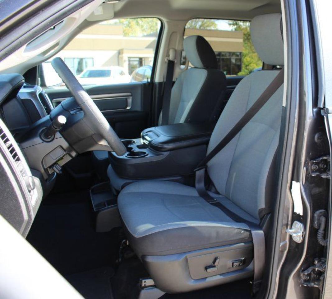 2023 RAM 1500 Classic SLT*4x4*Hemi*Six Seats*Bluetooth*Rear Cam*Boxliner - Photo #15