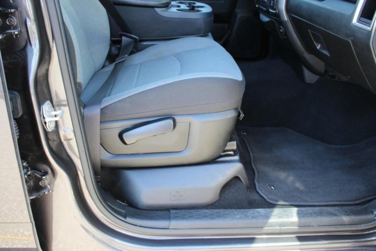 2023 RAM 1500 Classic SLT*4x4*Hemi*Six Seats*Bluetooth*Rear Cam*Boxliner - Photo #17