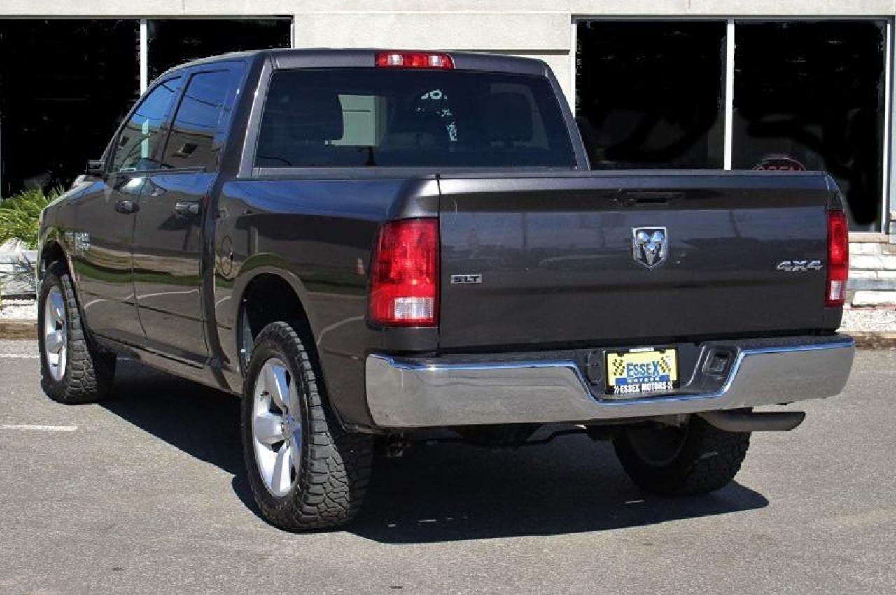 2023 RAM 1500 Classic SLT*4x4*Hemi*Six Seats*Bluetooth*Rear Cam*Boxliner - Photo #9