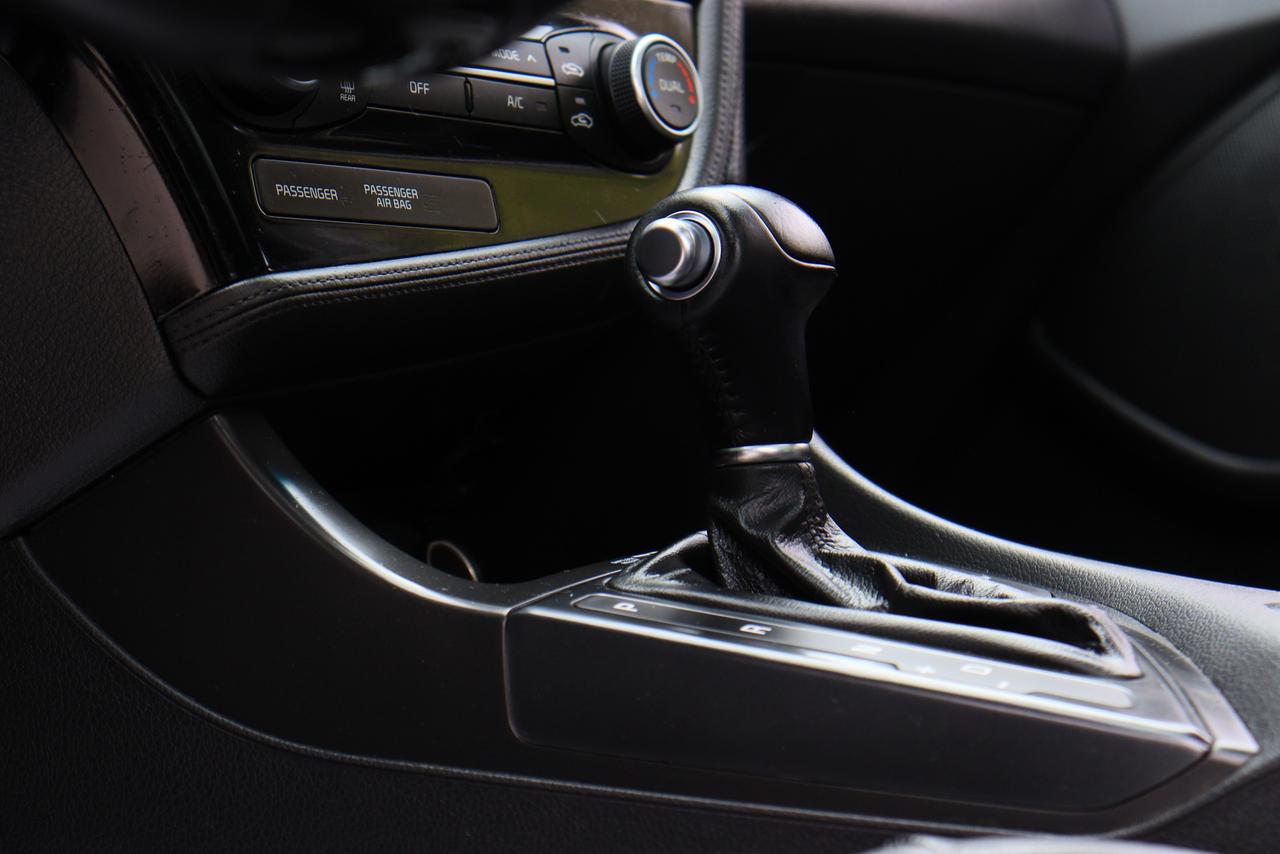 2015 Kia Optima EX | Leather | Pano Roof | Cam | Heated Seats ++ Photo