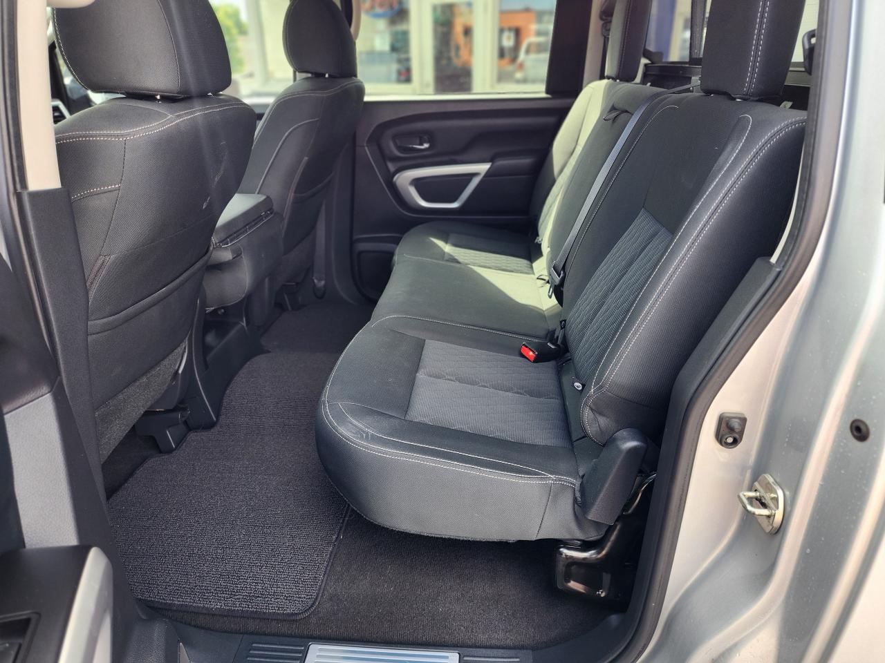 2017 Nissan Titan 4WD Crew Cab SV - Photo #14