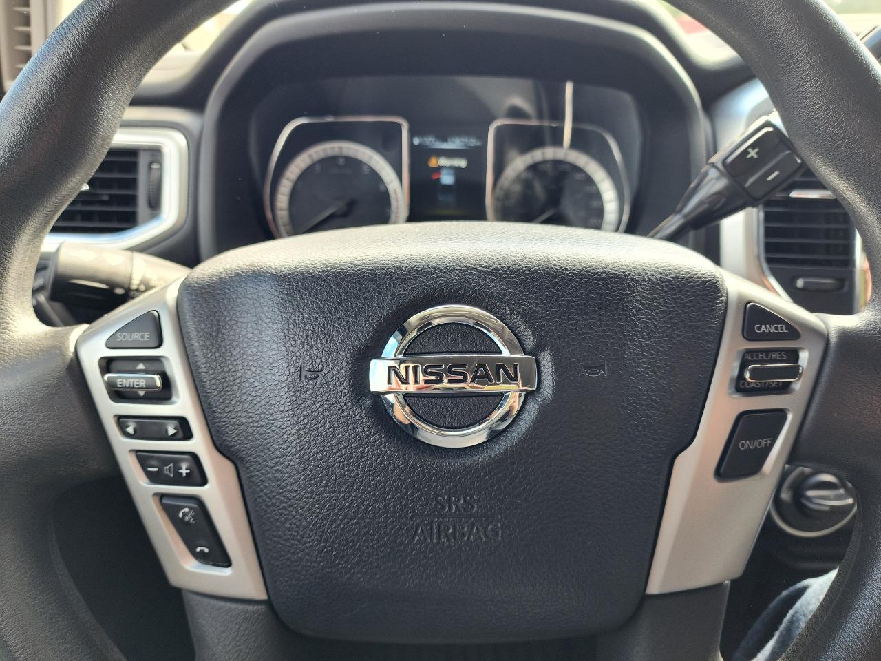 2017 Nissan Titan 4WD Crew Cab SV - Photo #19