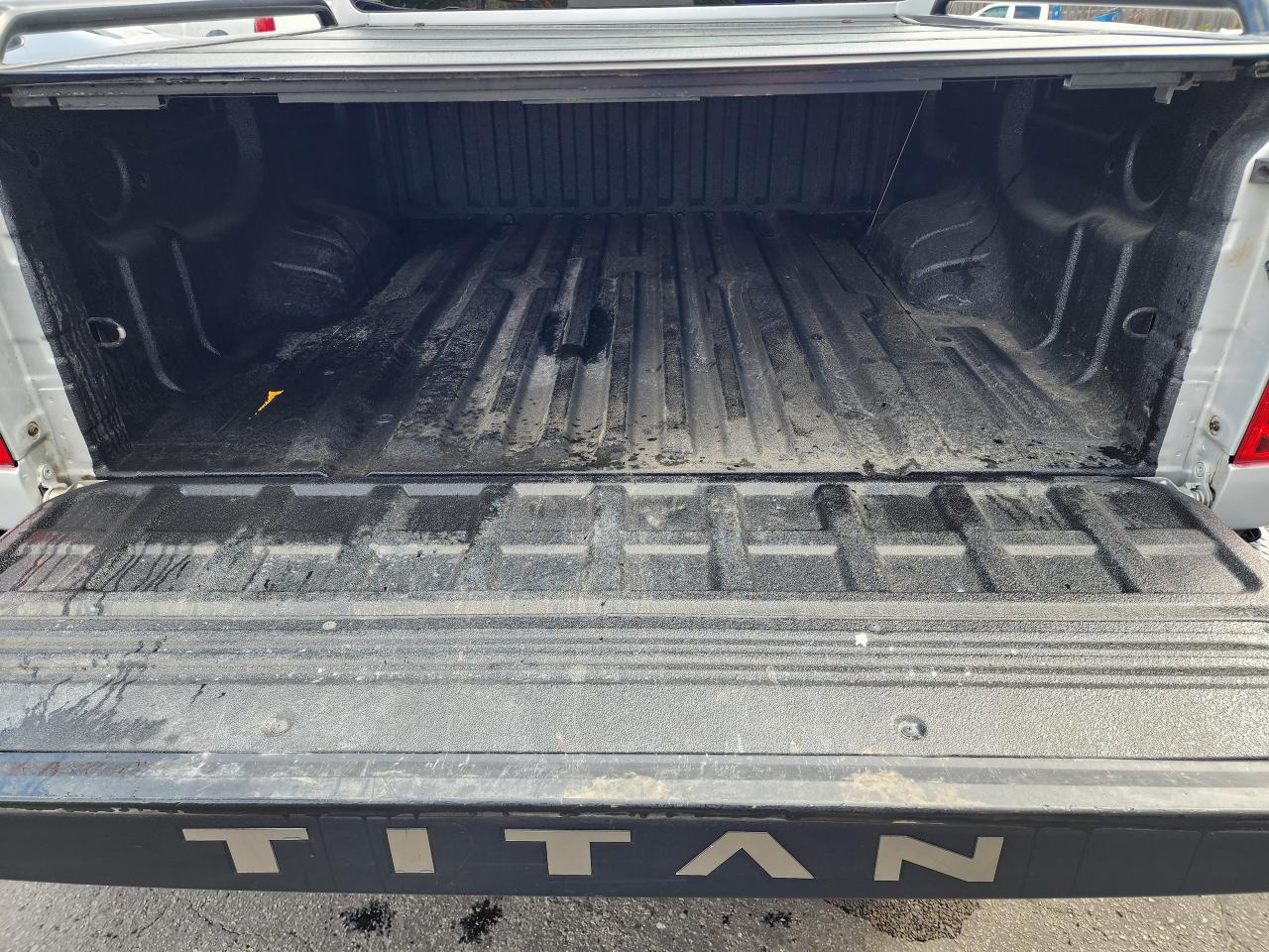 2017 Nissan Titan 4WD Crew Cab SV - Photo #13