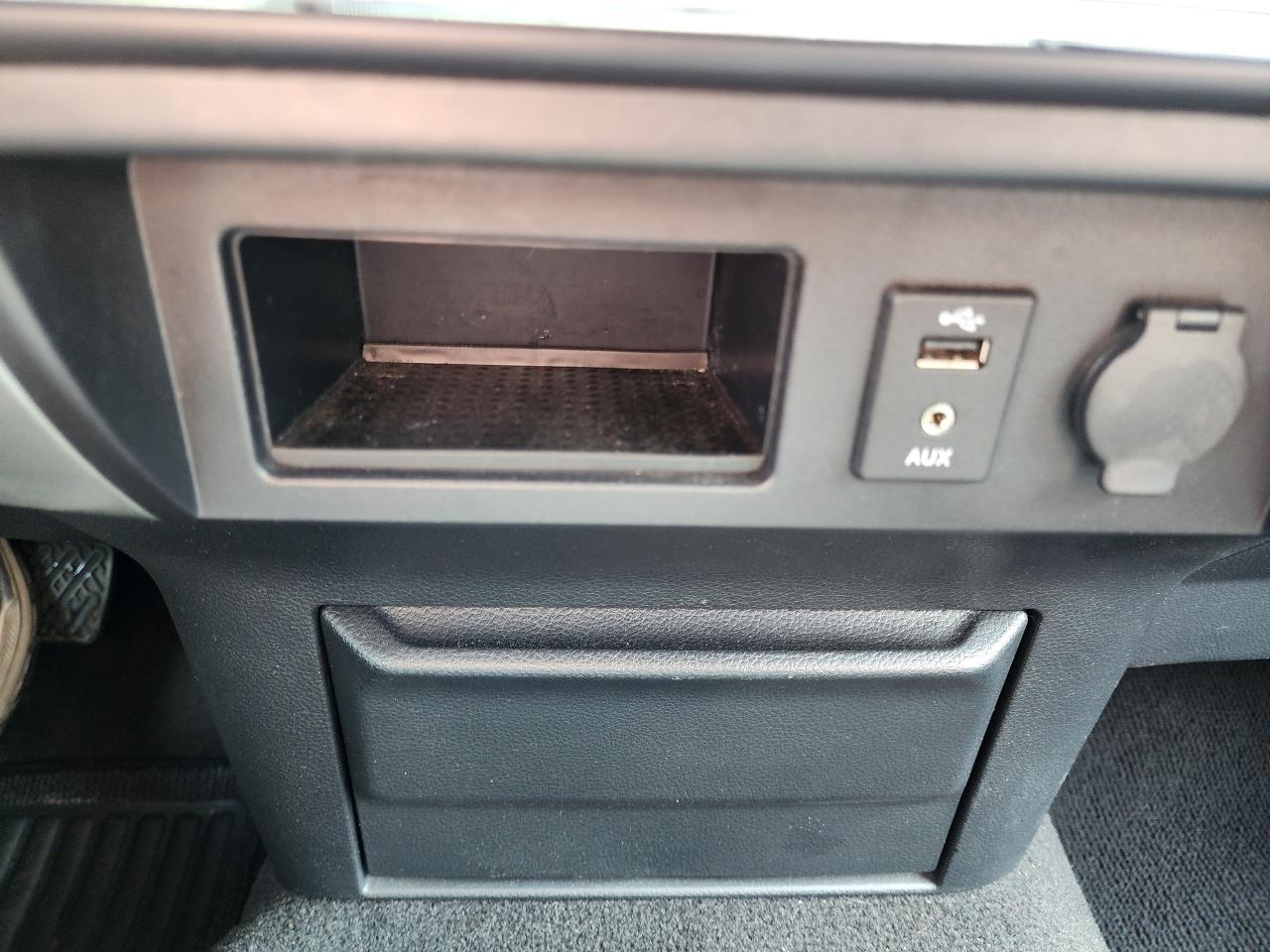 2017 Nissan Titan 4WD Crew Cab SV - Photo #21