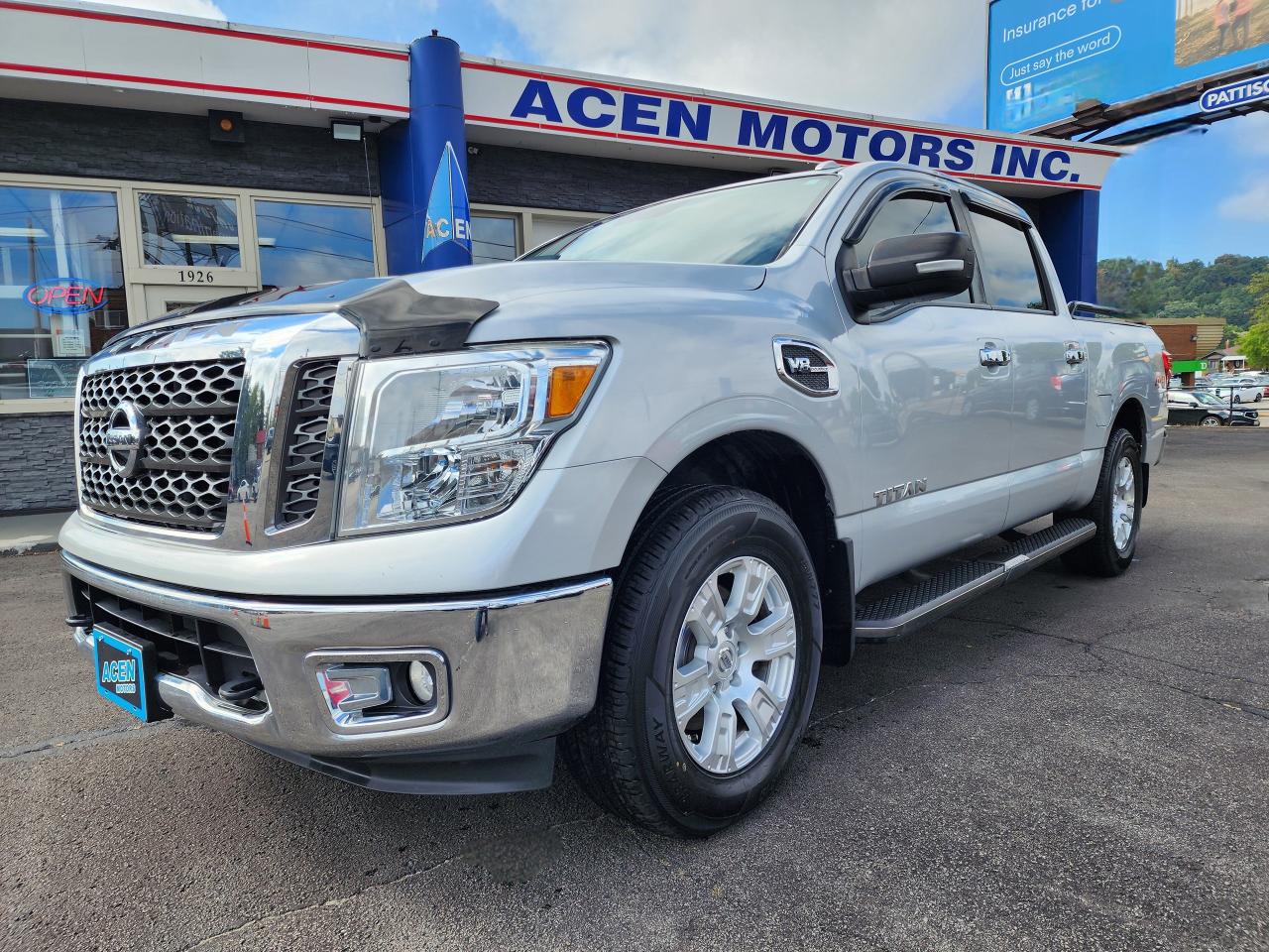 Used 2017 Nissan Titan 4WD Crew Cab SV for sale in Hamilton, ON
