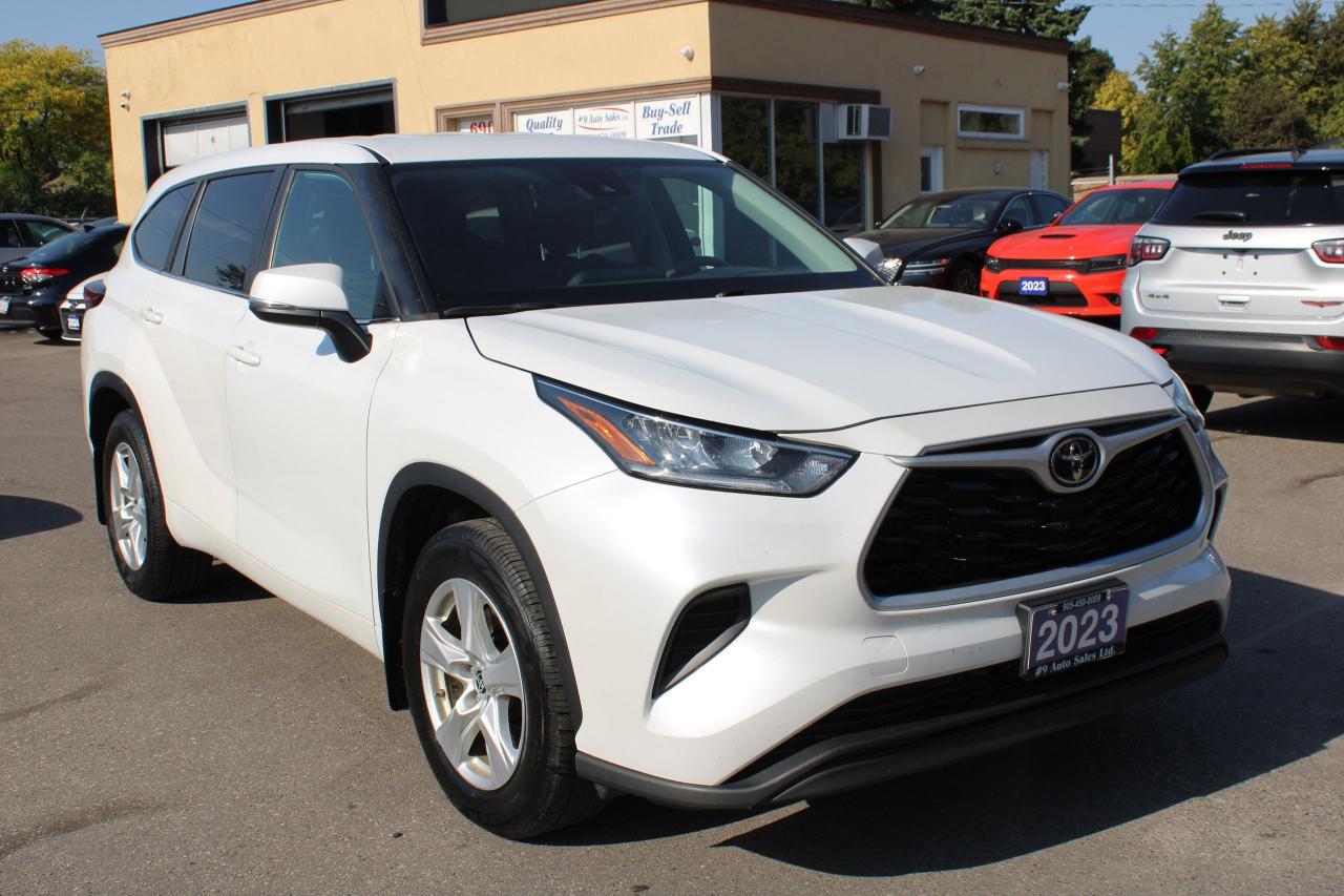 Used 2023 Toyota Highlander LE for sale in Brampton, ON