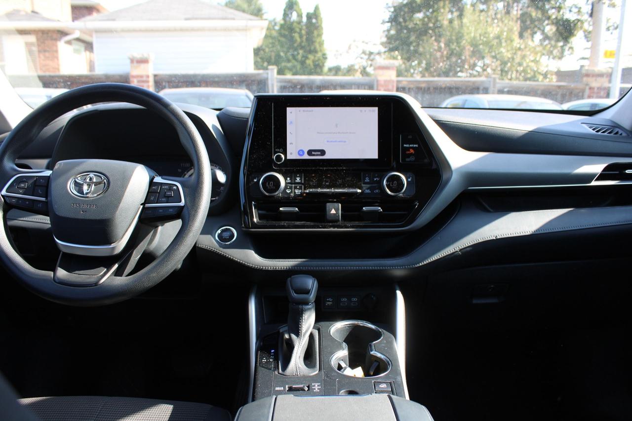 2023 Toyota Highlander LE - Photo #9