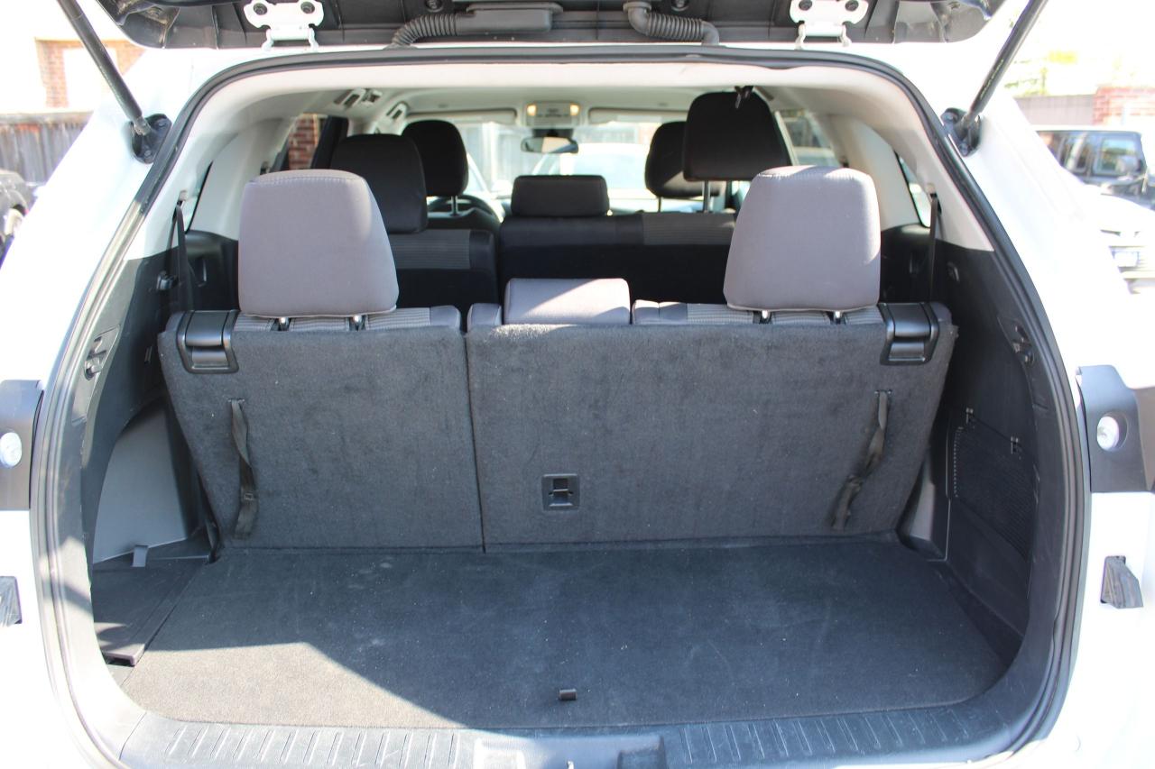 2023 Toyota Highlander LE - Photo #13