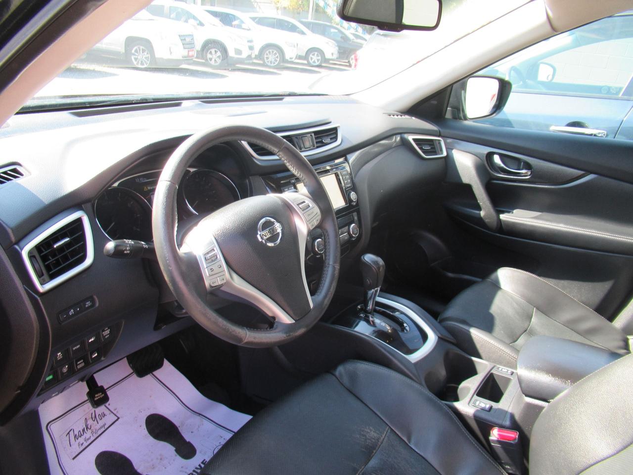 2016 Nissan Rogue SV - Photo #7