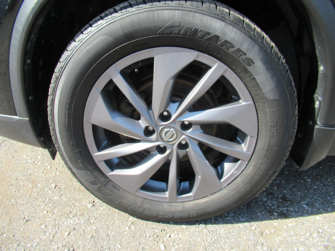 2016 Nissan Rogue SV - Photo #6