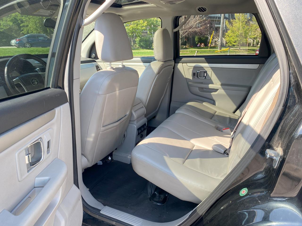 2009 Suzuki XL-7 Automatic/AWD/7 Passenger/Leather/Roof - Photo #12