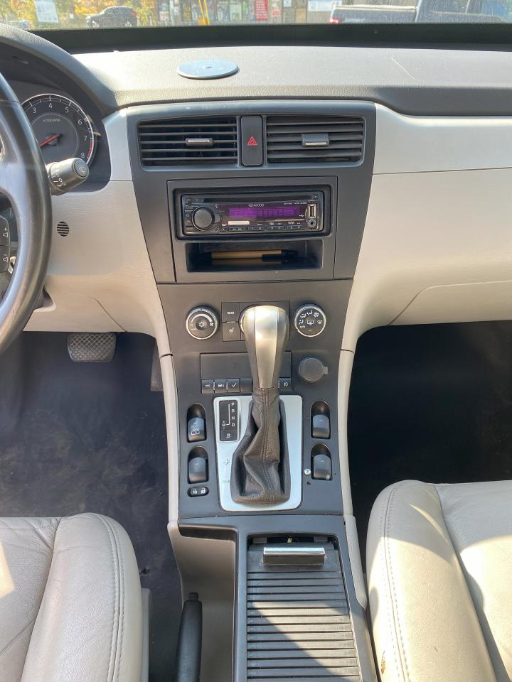 2009 Suzuki XL-7 Automatic/AWD/7 Passenger/Leather/Roof - Photo #14